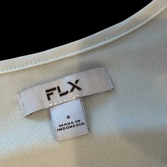 Women's FLX Dress With Built-In Shorts Color Frost Bite NWT Size Small - Picture 8 of 9